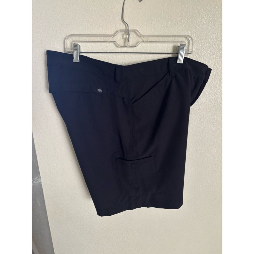 Dickies Women’s Black stretch Fit Walking Shorts 16